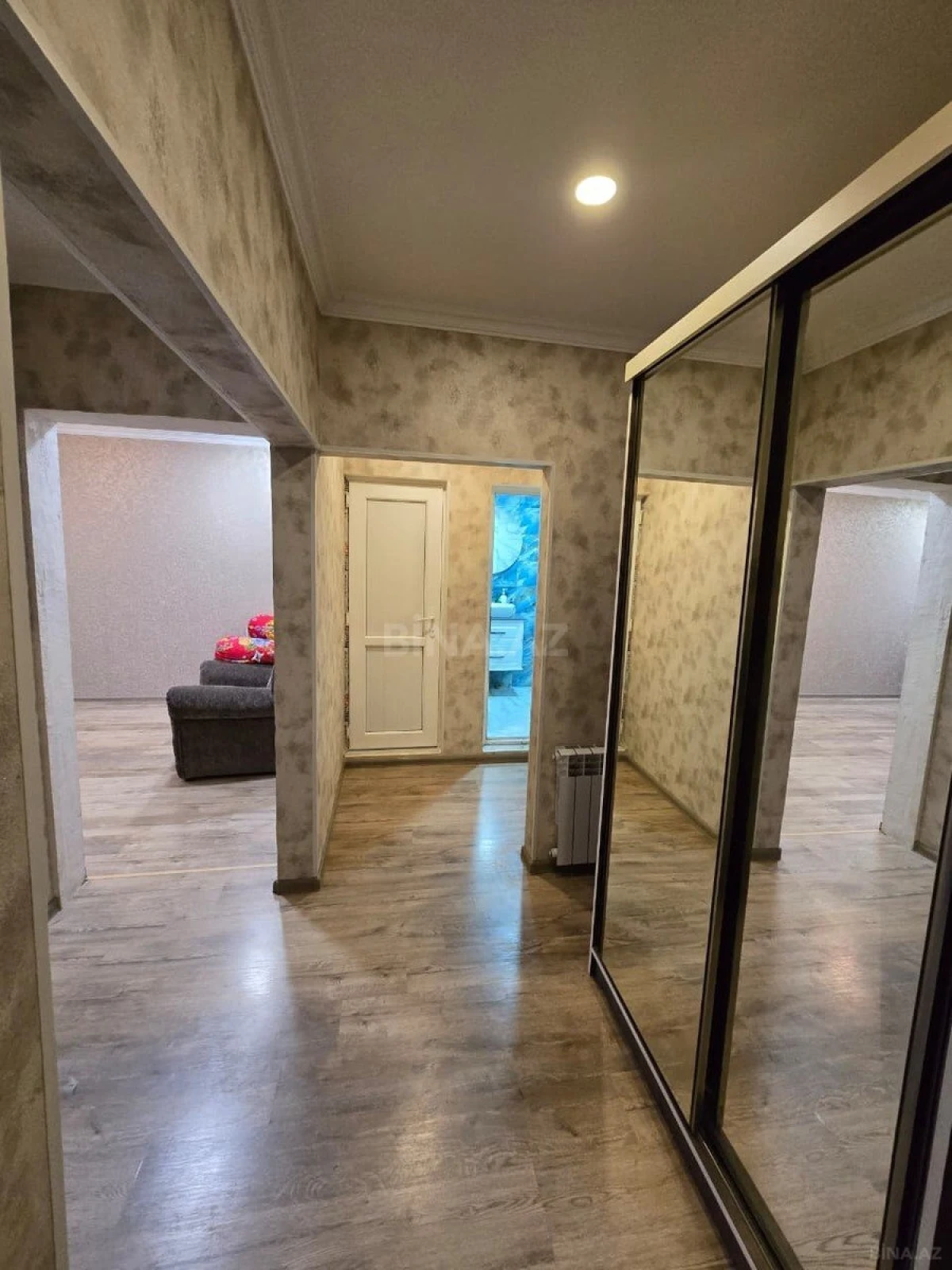 Satılır 2 otaqlı mənzil 65 m²
