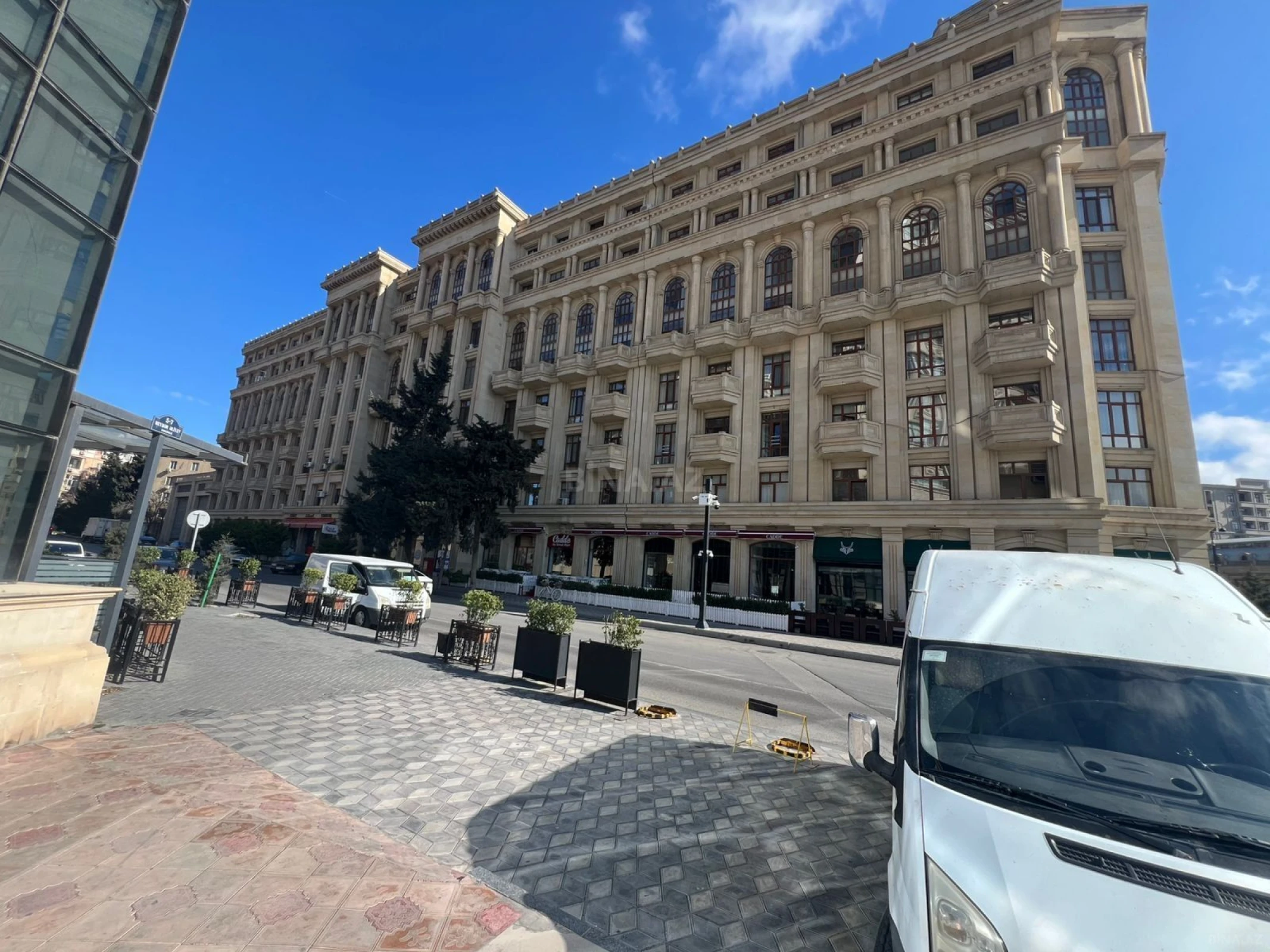 Satılır 2 otaqlı mənzil 85 m²