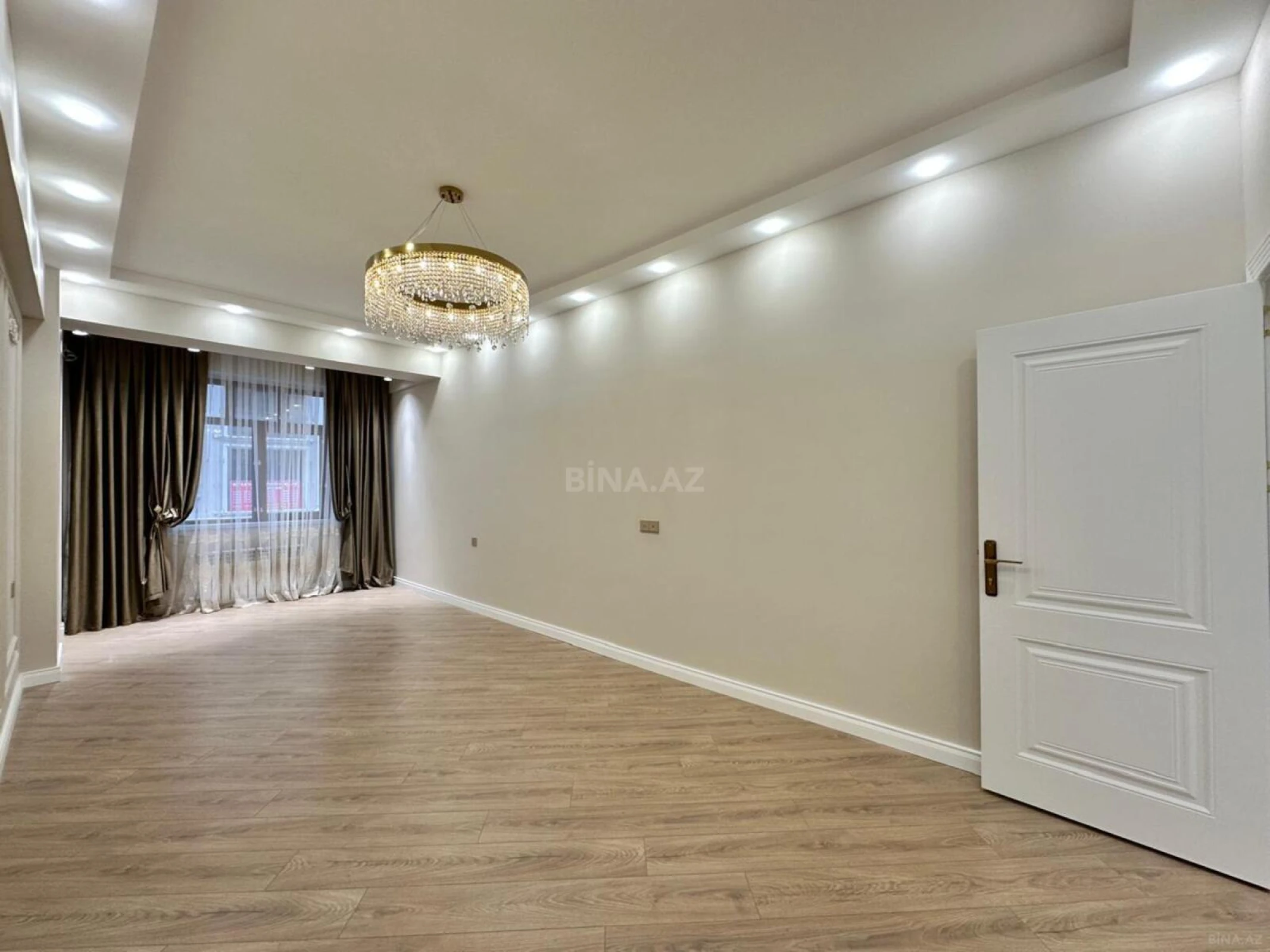 Satılır 2 otaqlı mənzil 85 m²