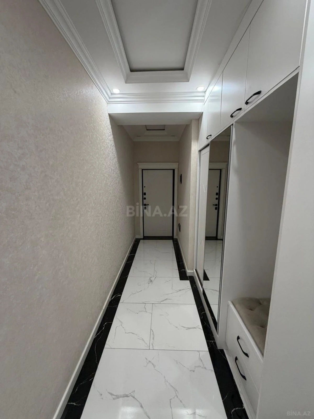 Satılır 2 otaqlı mənzil 88 m²