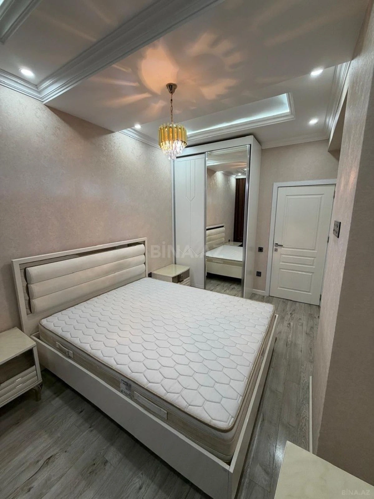 Satılır 2 otaqlı mənzil 88 m²