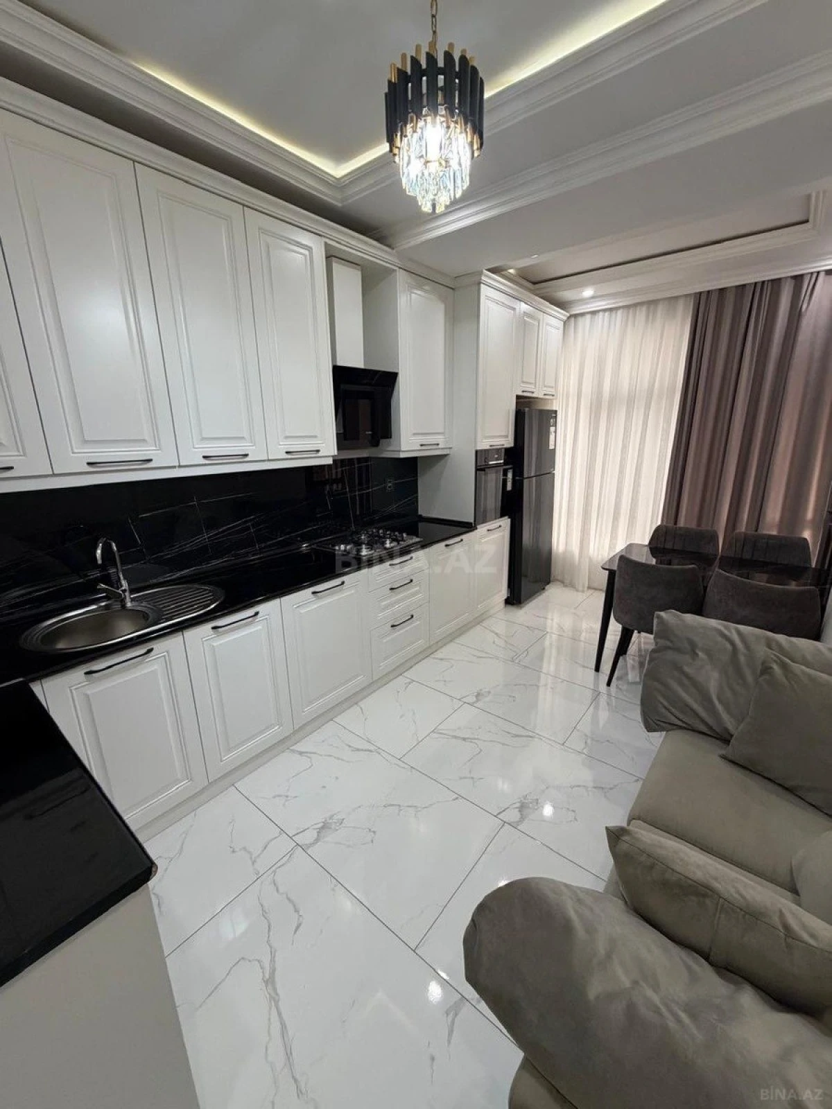 Satılır 2 otaqlı mənzil 88 m²