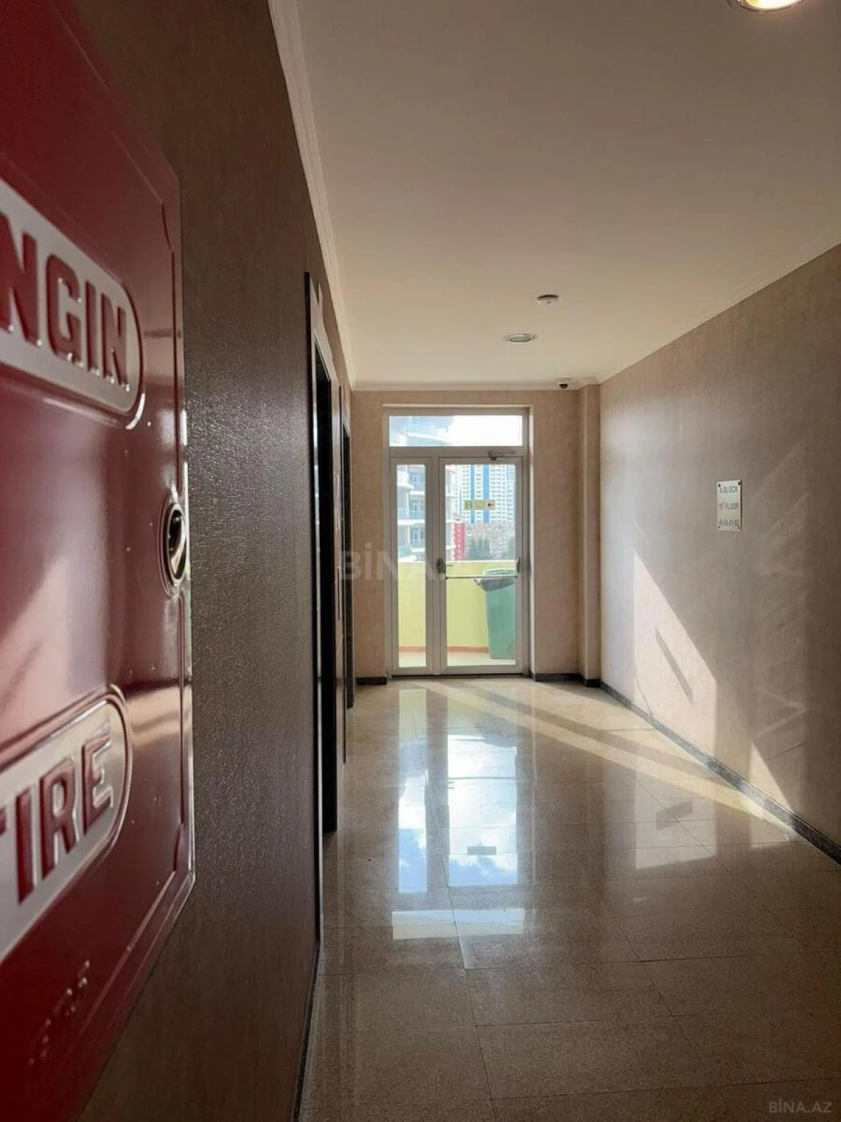 Kirayə verilir 4 otaqlı mənzil 210 m²