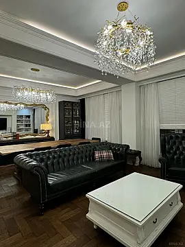 Satılır 3 otaqlı mənzil 131 m²