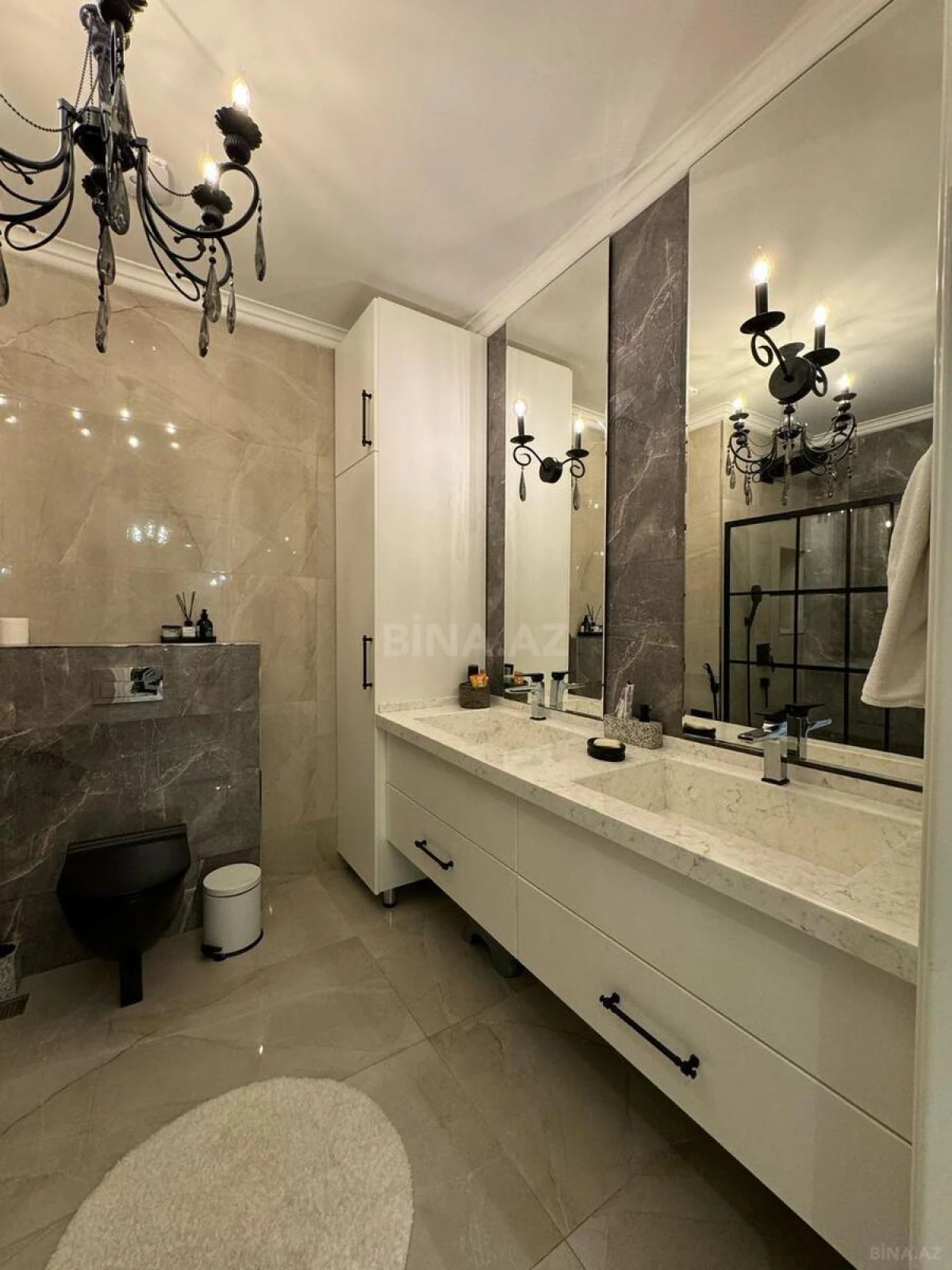 Satılır 3 otaqlı mənzil 131 m²