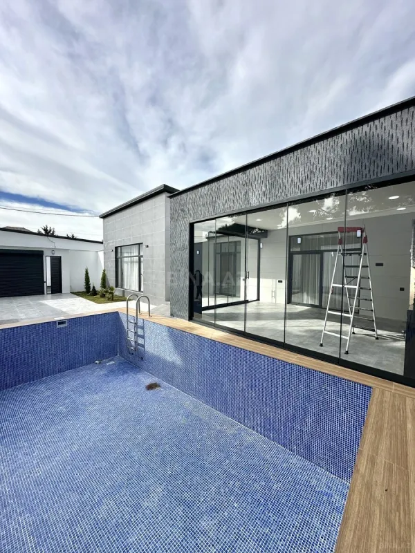 Satılır 4 otaqlı həyət evi 150 m²