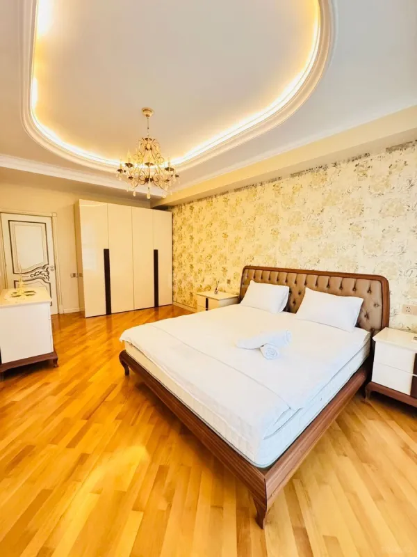 Kirayə verilir 3 otaqlı mənzil 100 m²