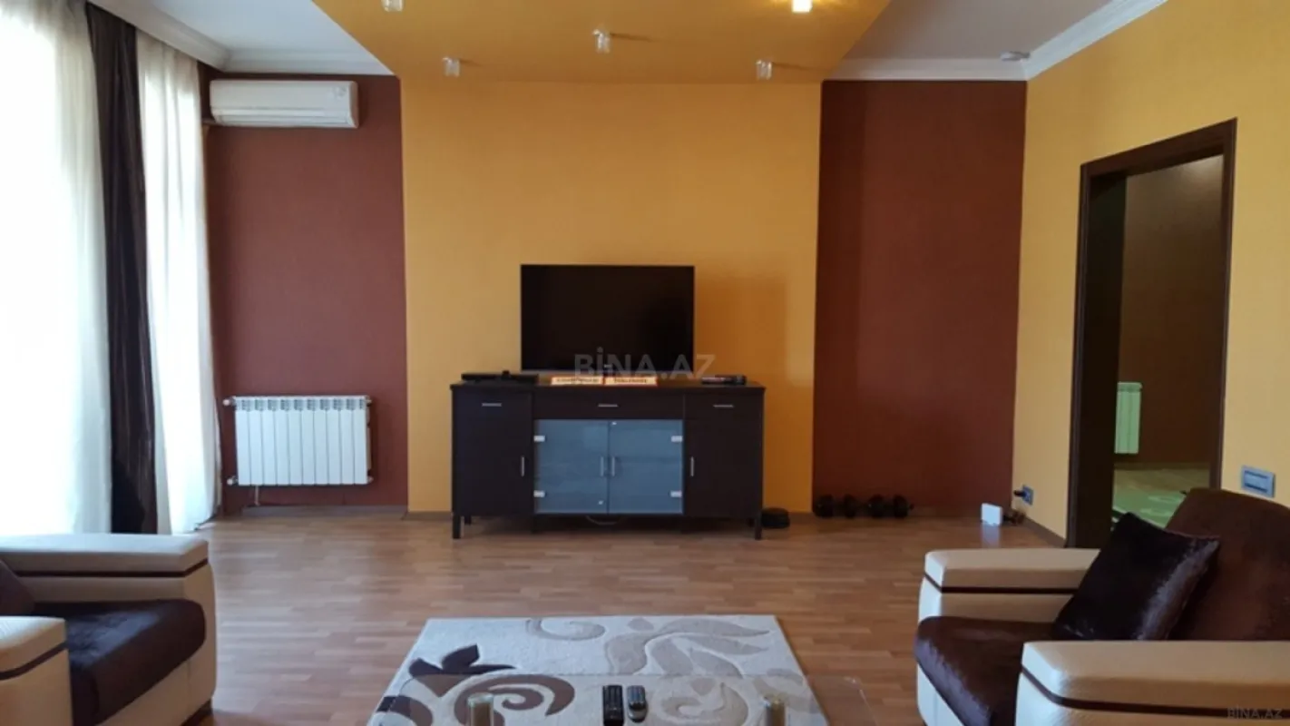 Satılır 3 otaqlı mənzil 145 m²