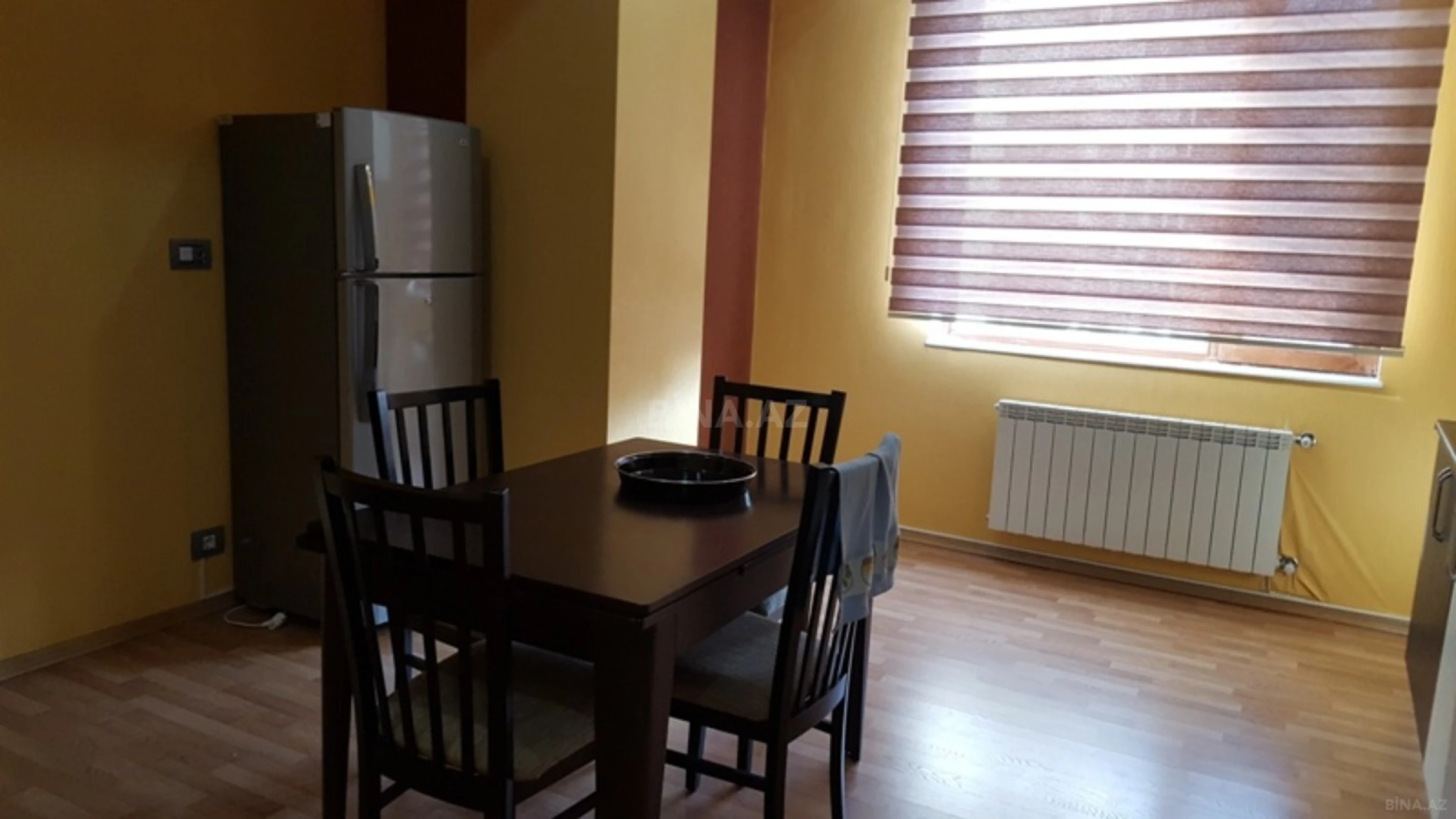 Satılır 3 otaqlı mənzil 145 m²