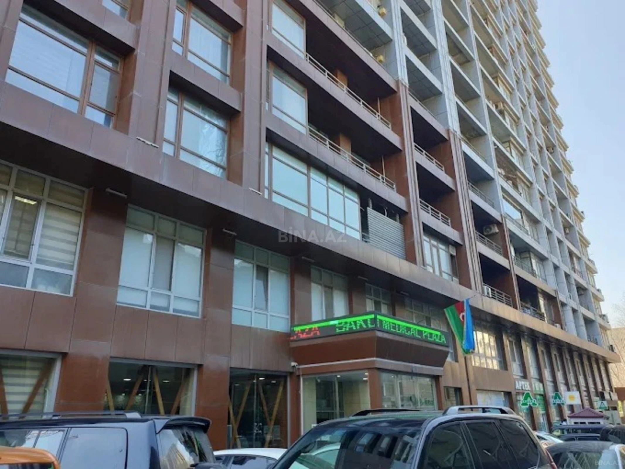 Satılır 3 otaqlı mənzil 145 m²