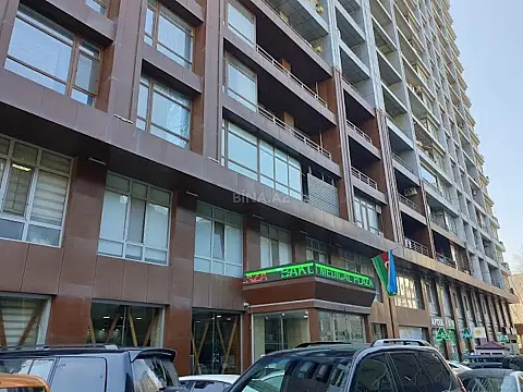 Satılır 3 otaqlı mənzil 145 m²