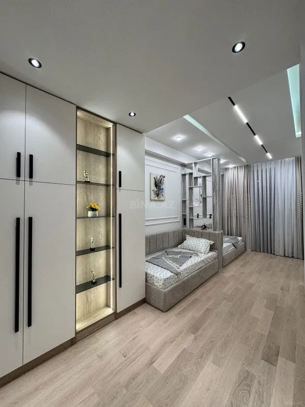 Satılır 3 otaqlı mənzil 140 m²