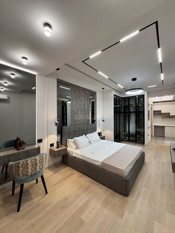 Satılır 3 otaqlı mənzil 140 m²