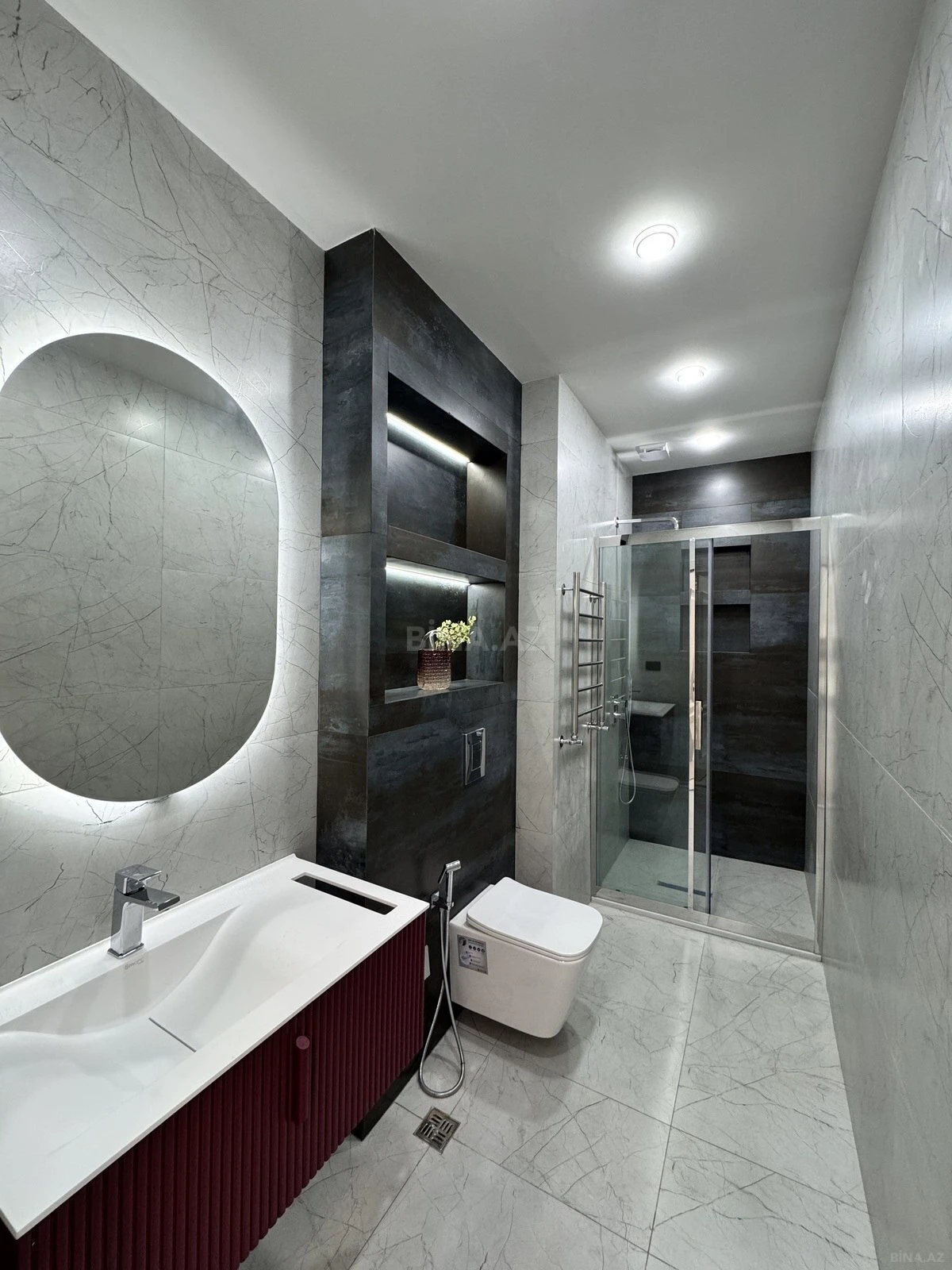 Satılır 3 otaqlı mənzil 140 m²