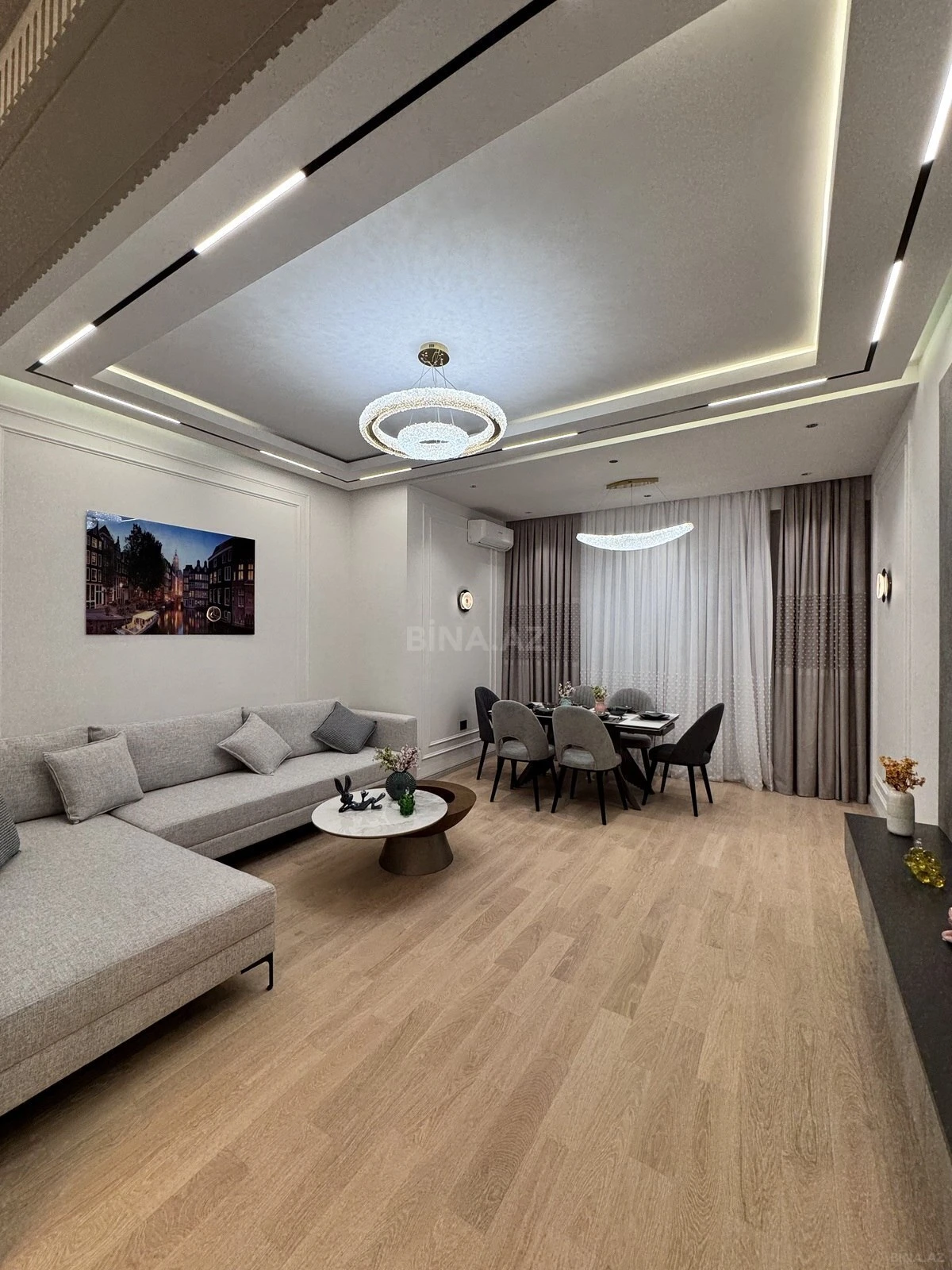 Satılır 3 otaqlı mənzil 140 m²