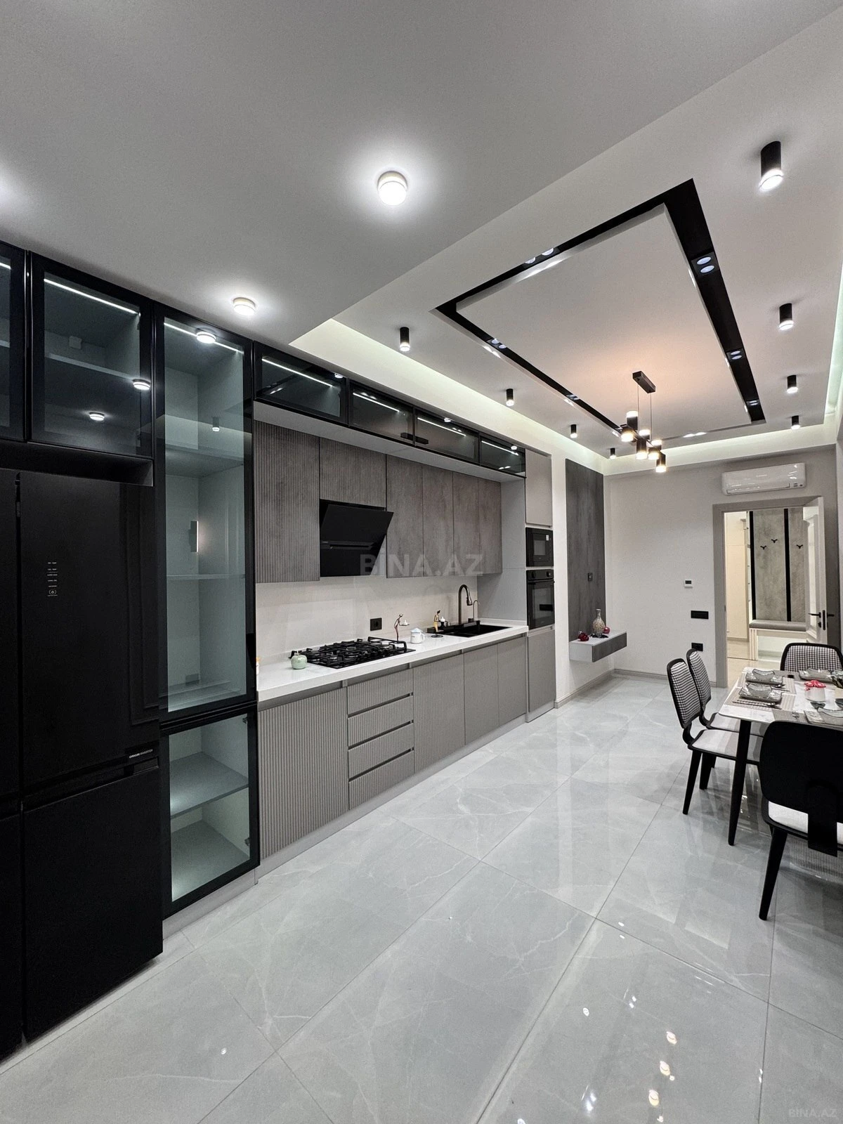 Satılır 3 otaqlı mənzil 140 m²