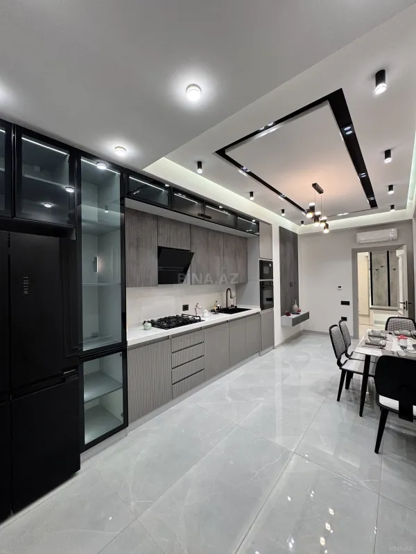 Satılır 3 otaqlı mənzil 140 m²