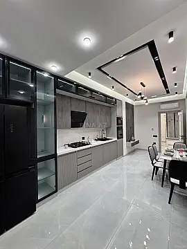 Satılır 3 otaqlı mənzil 140 m²