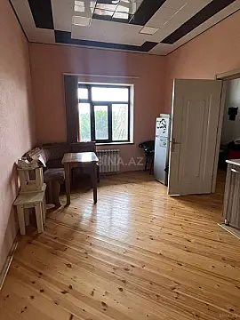 Satılır 4 otaqlı həyət evi 200 m²