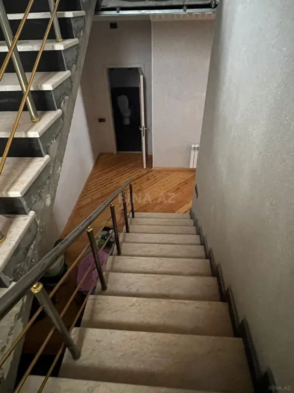 Satılır 4 otaqlı həyət evi 200 m²