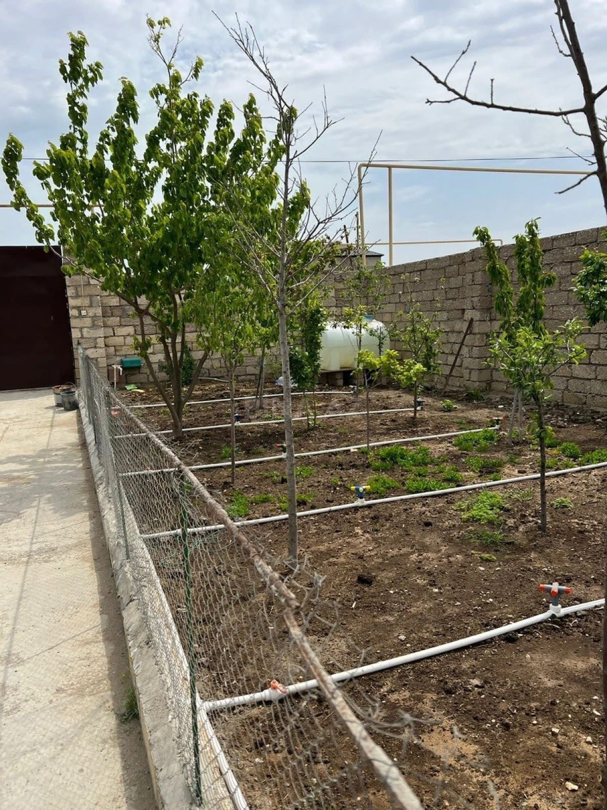 Satılır 4 otaqlı həyət evi 200 m²