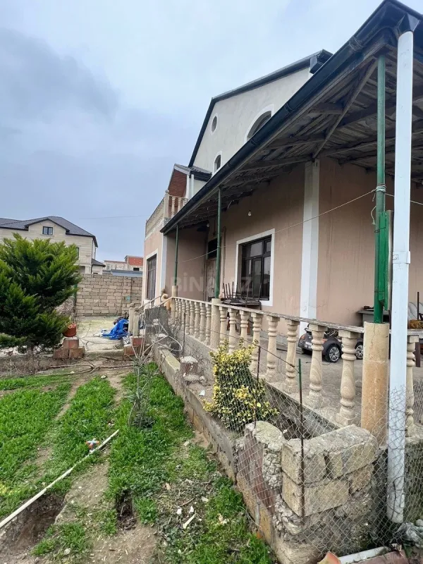 Satılır 4 otaqlı həyət evi 200 m²