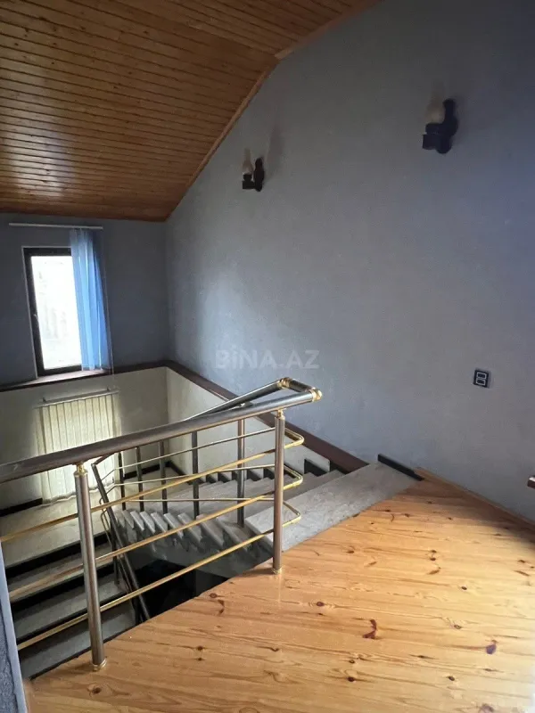 Satılır 4 otaqlı həyət evi 200 m²