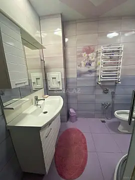 Kirayə verilir 2 otaqlı mənzil 78 m²