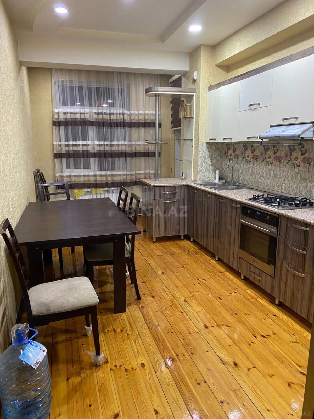 Kirayə verilir 2 otaqlı mənzil 78 m²