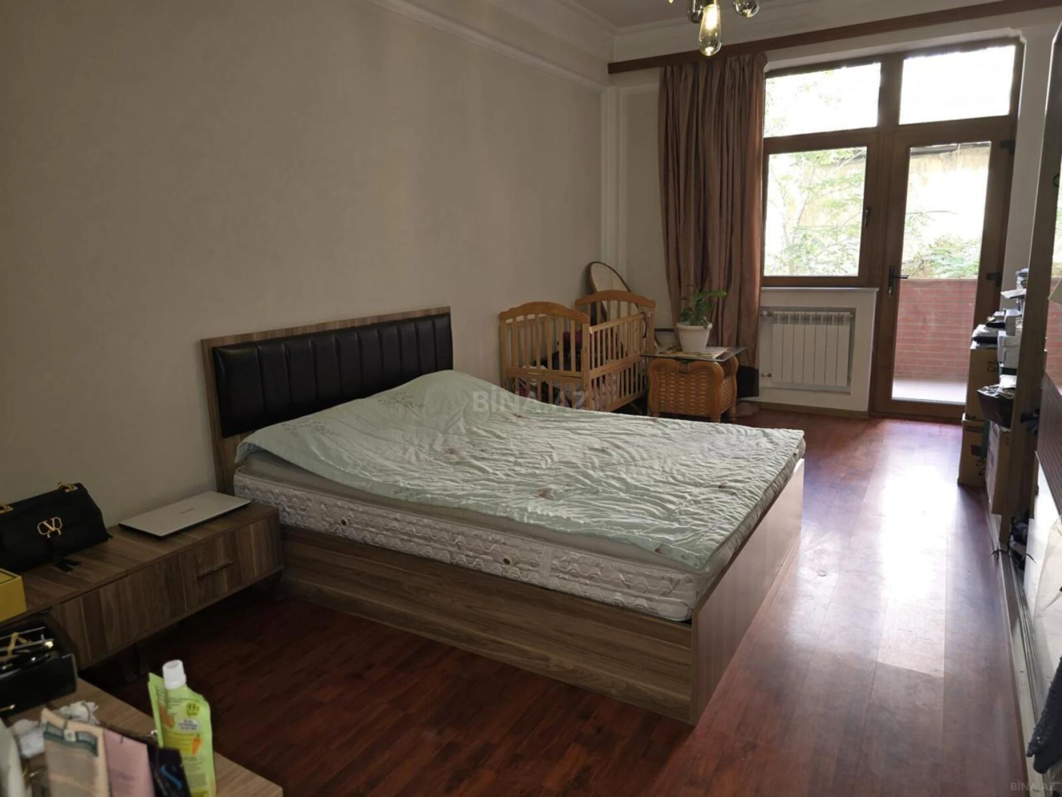 Satılır 4 otaqlı mənzil 161 m²