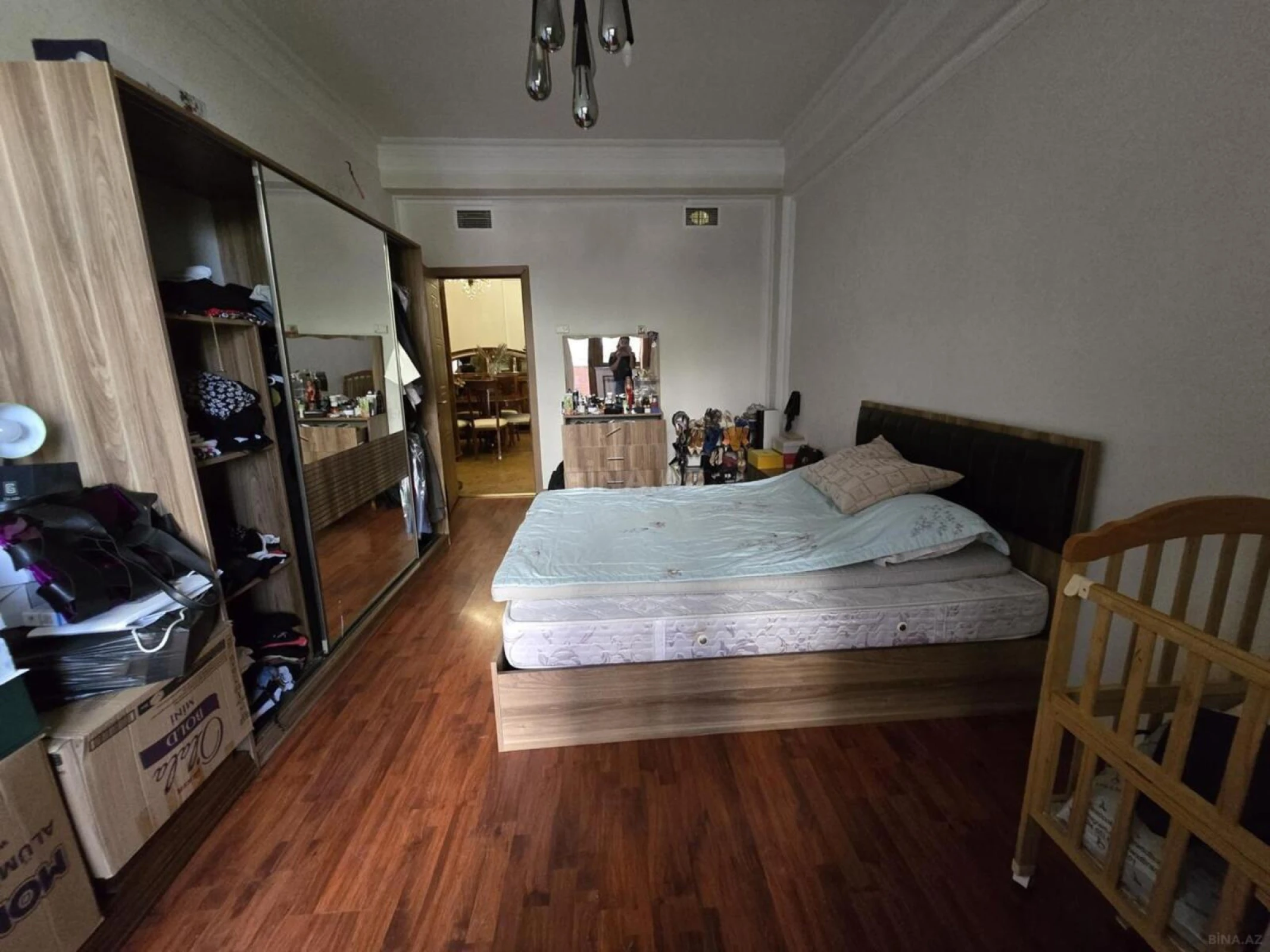 Satılır 4 otaqlı mənzil 161 m²