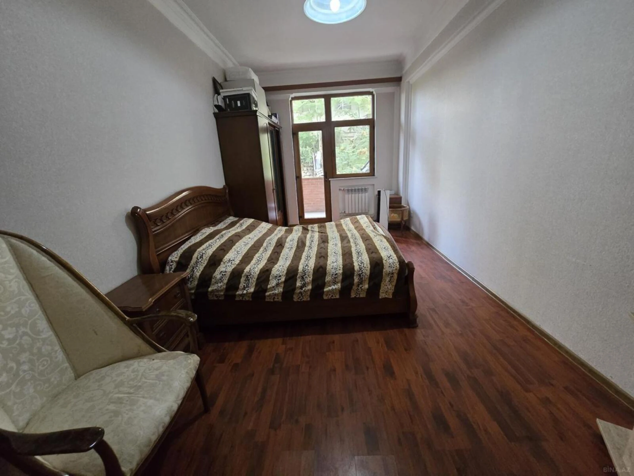 Satılır 4 otaqlı mənzil 161 m²