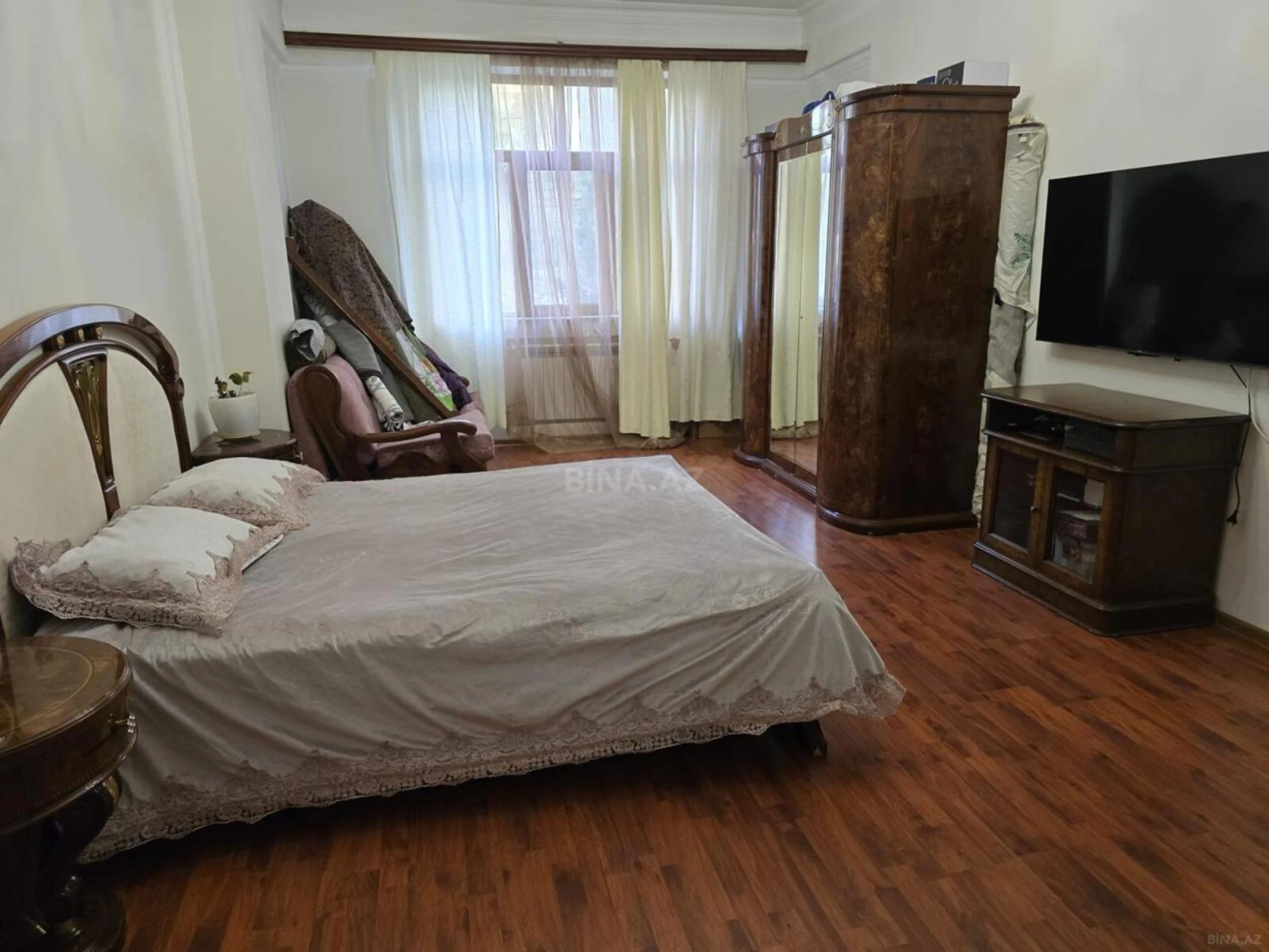 Satılır 4 otaqlı mənzil 161 m²