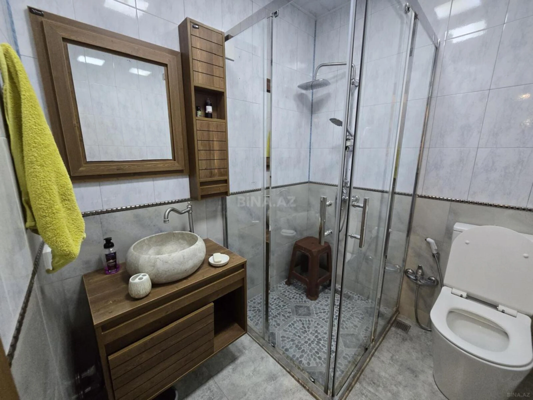 Satılır 4 otaqlı mənzil 161 m²