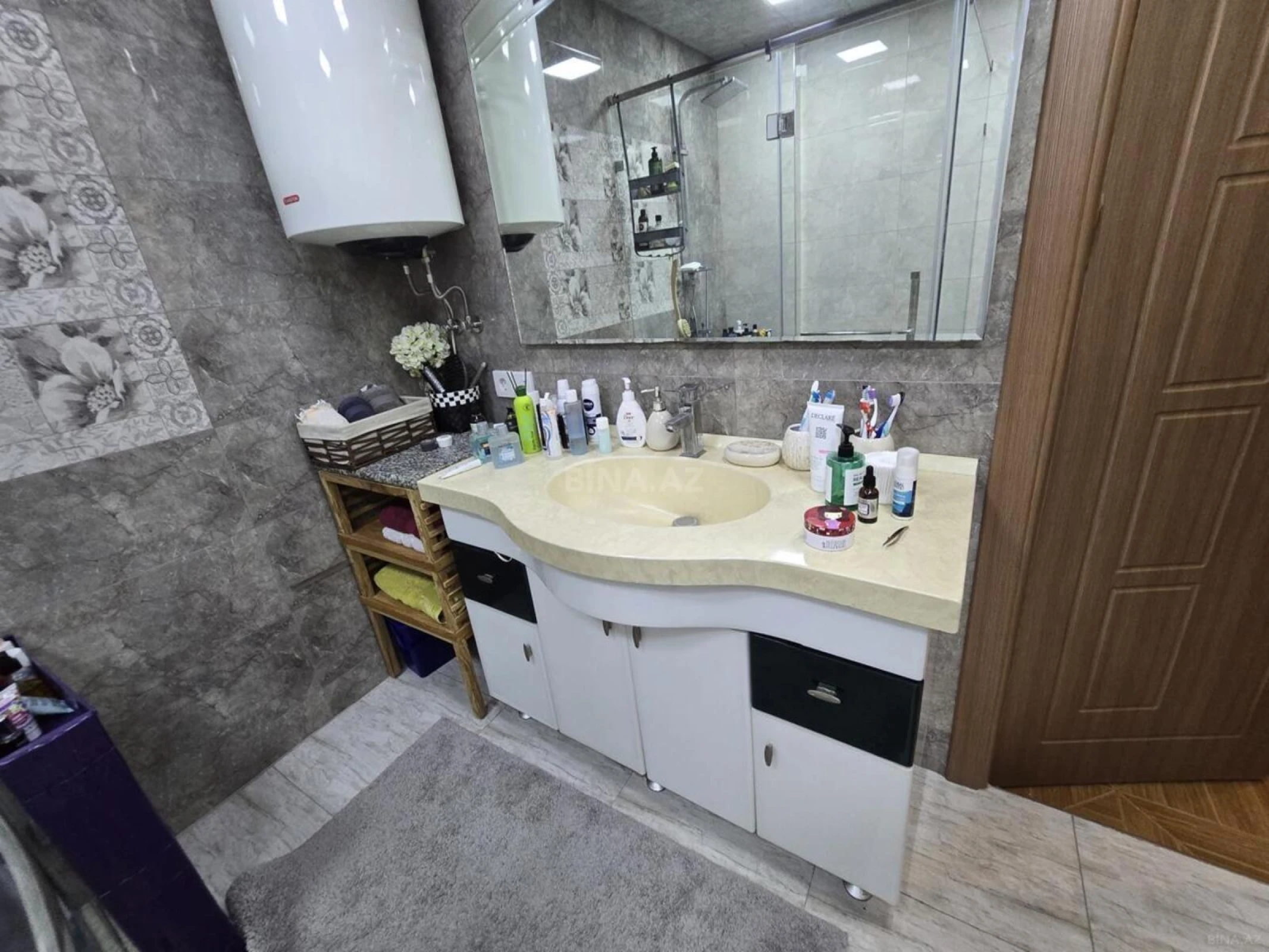 Satılır 4 otaqlı mənzil 161 m²