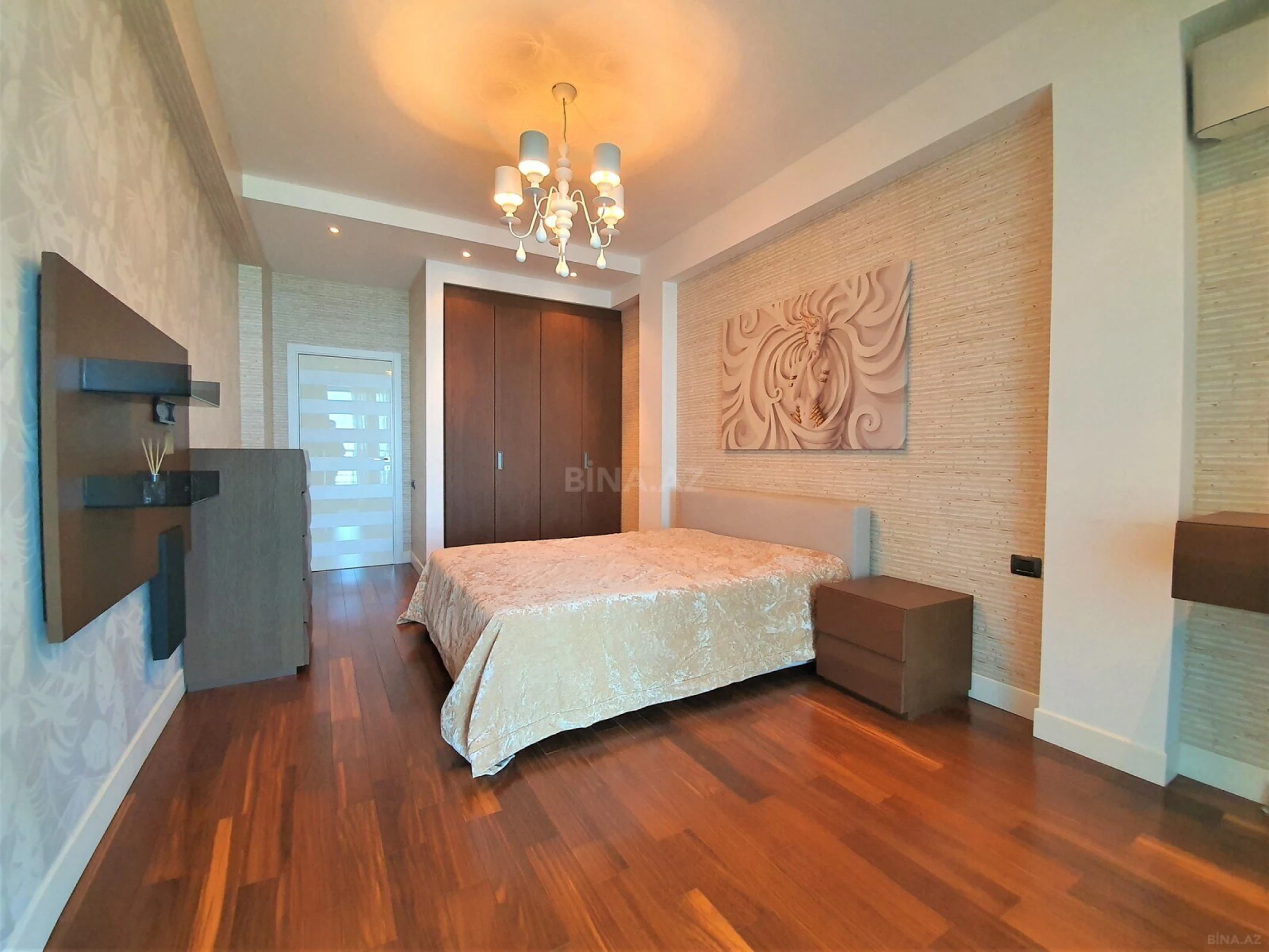 Kirayə verilir 3 otaqlı mənzil 200 m²