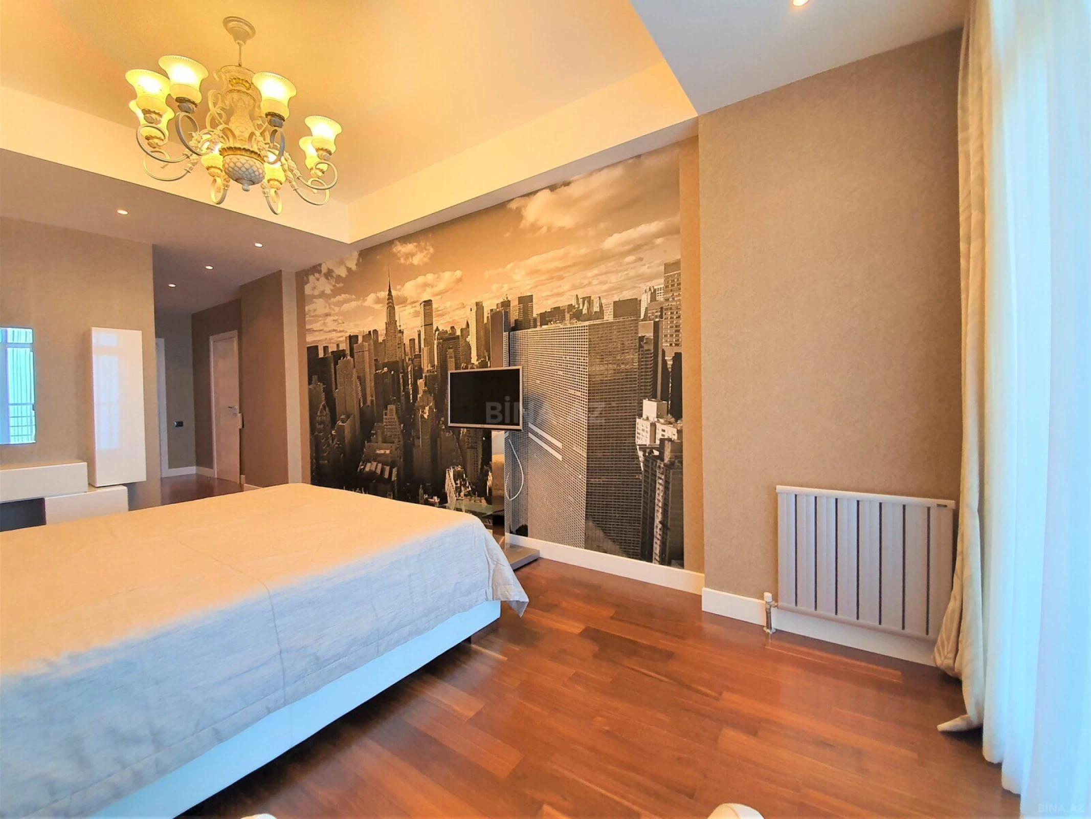 Kirayə verilir 3 otaqlı mənzil 200 m²