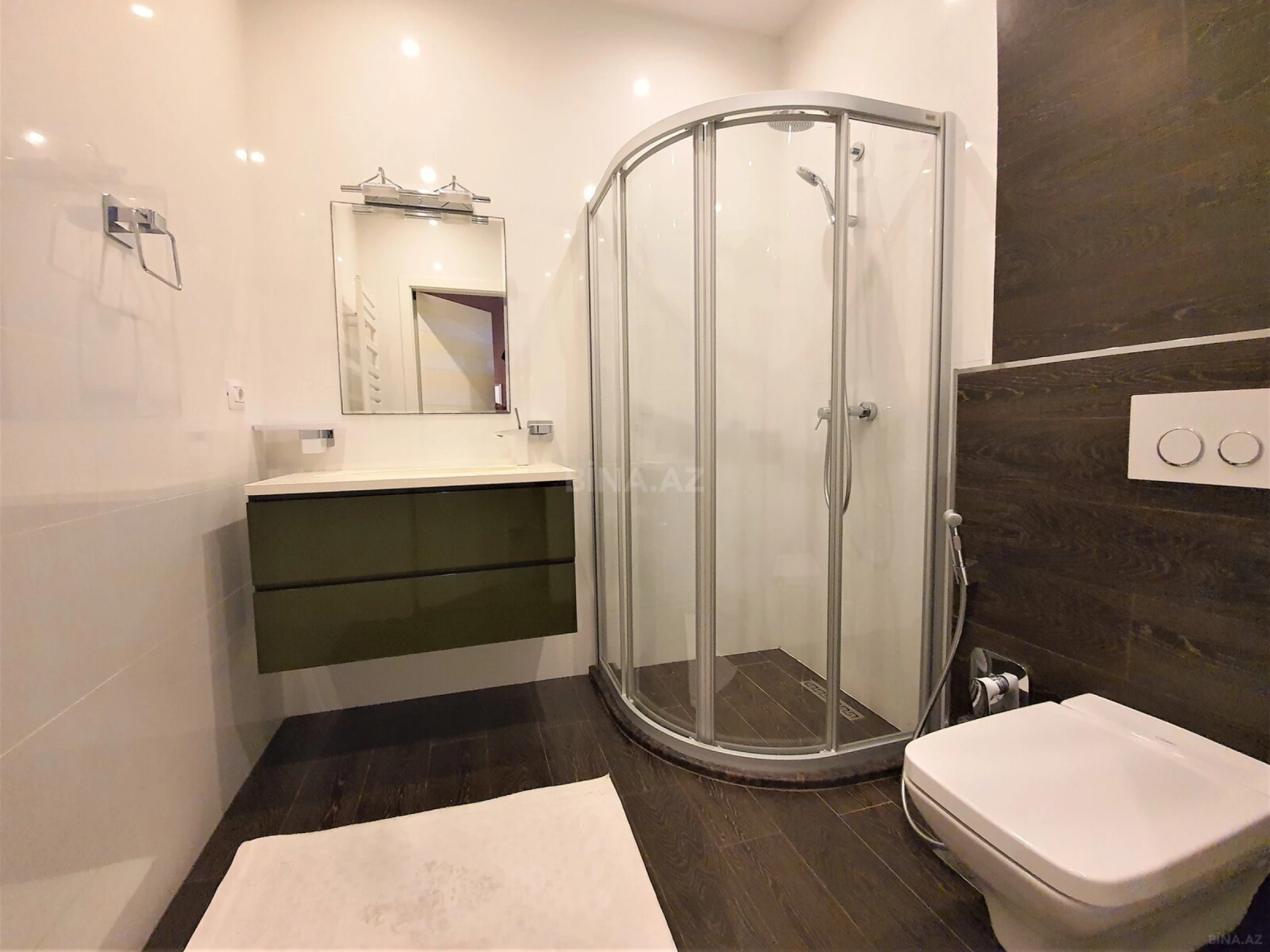 Kirayə verilir 3 otaqlı mənzil 200 m²