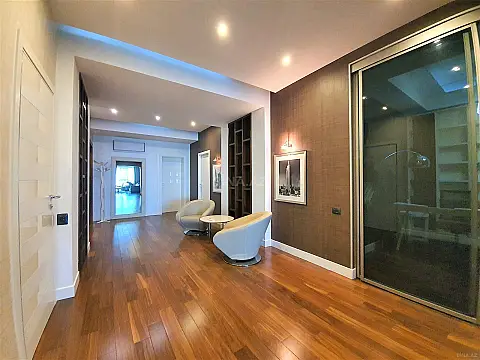 Kirayə verilir 3 otaqlı mənzil 200 m²