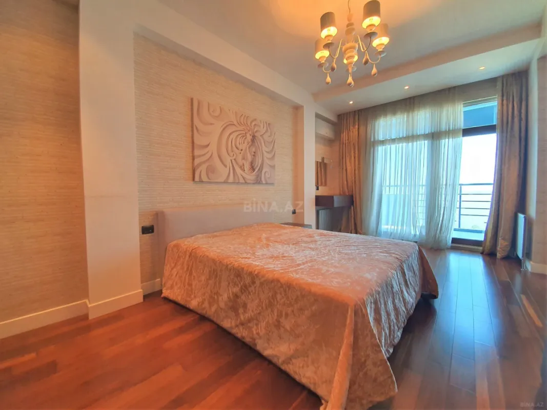 Kirayə verilir 3 otaqlı mənzil 200 m²