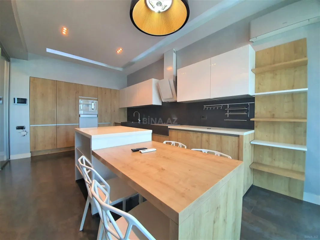 Kirayə verilir 3 otaqlı mənzil 200 m²