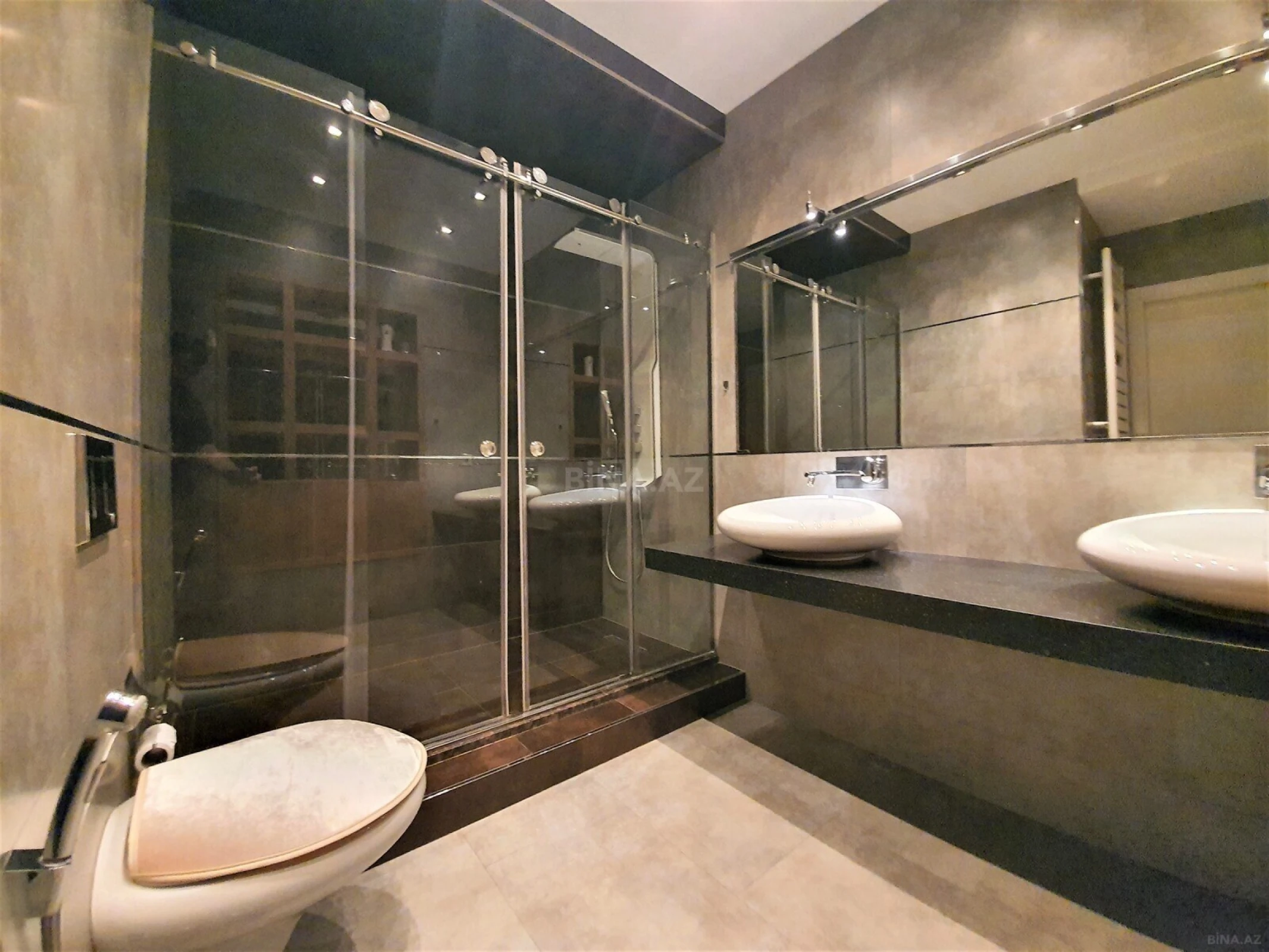 Kirayə verilir 3 otaqlı mənzil 200 m²