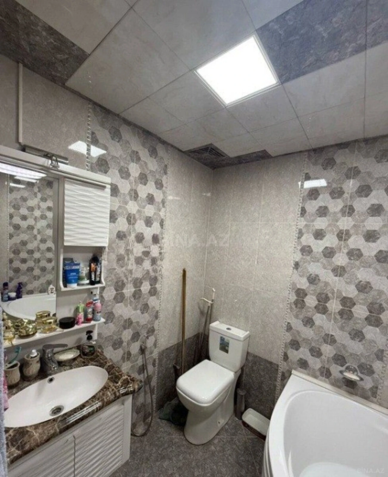 Satılır 3 otaqlı mənzil 112 m²