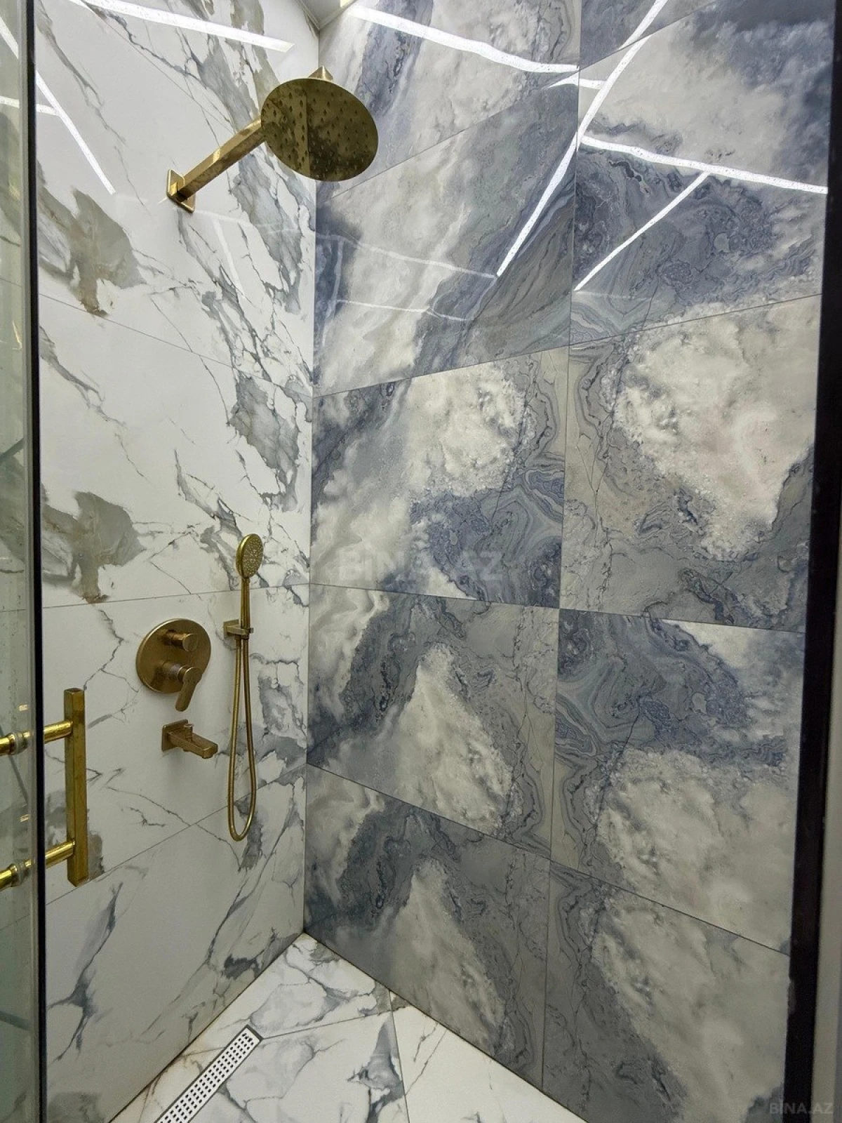 Kirayə verilir 3 otaqlı mənzil 145 m²