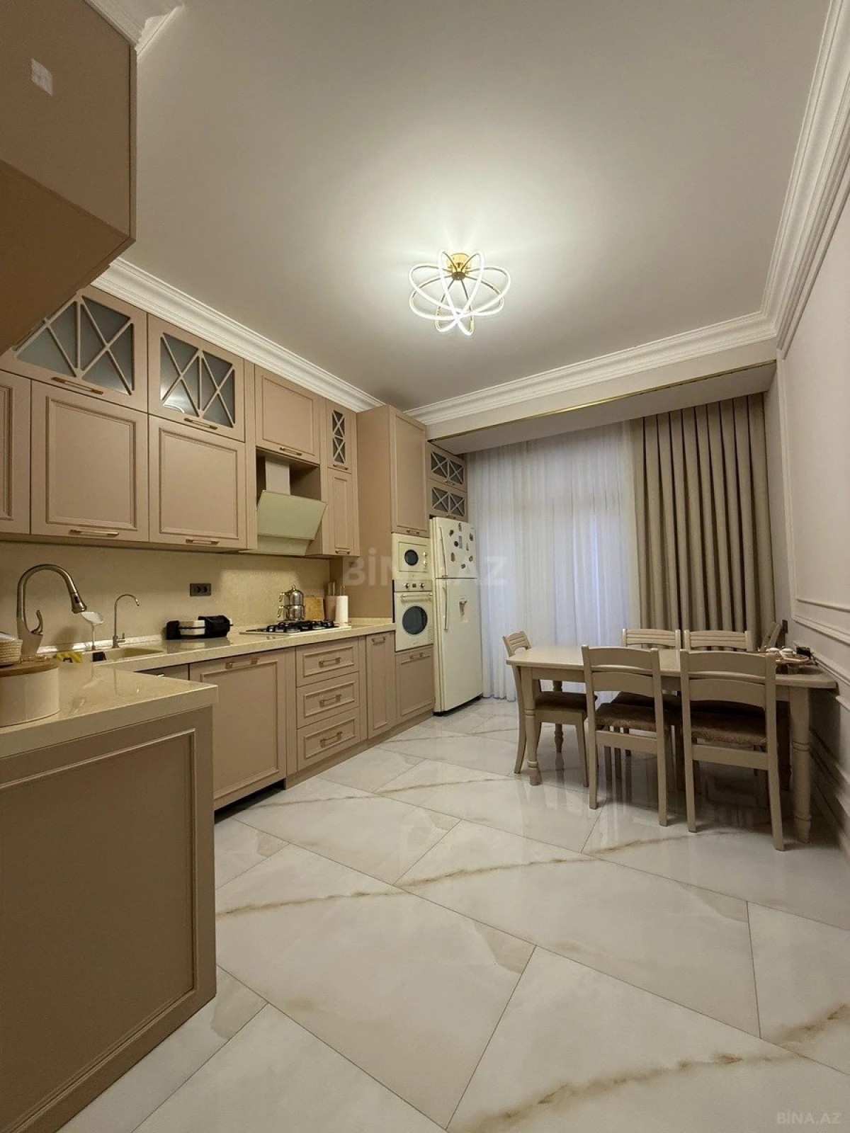 Kirayə verilir 3 otaqlı mənzil 145 m²