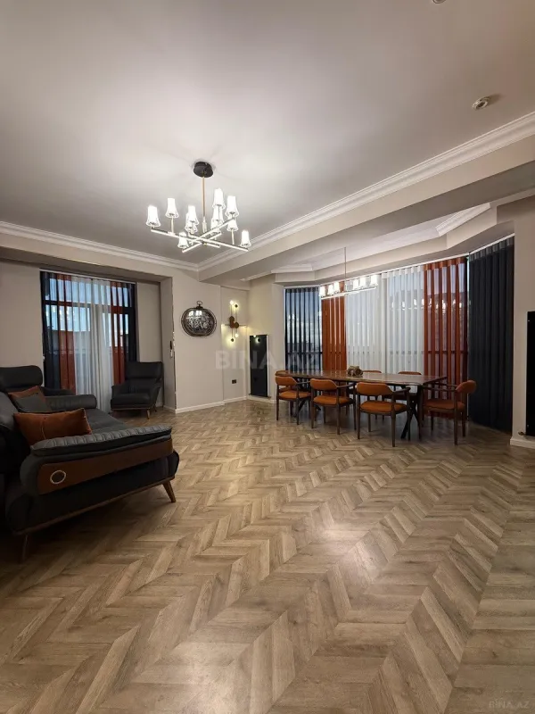 Kirayə verilir 3 otaqlı mənzil 145 m²