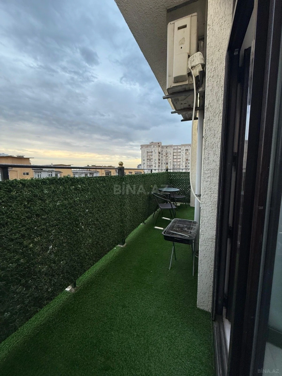 Kirayə verilir 3 otaqlı mənzil 145 m²