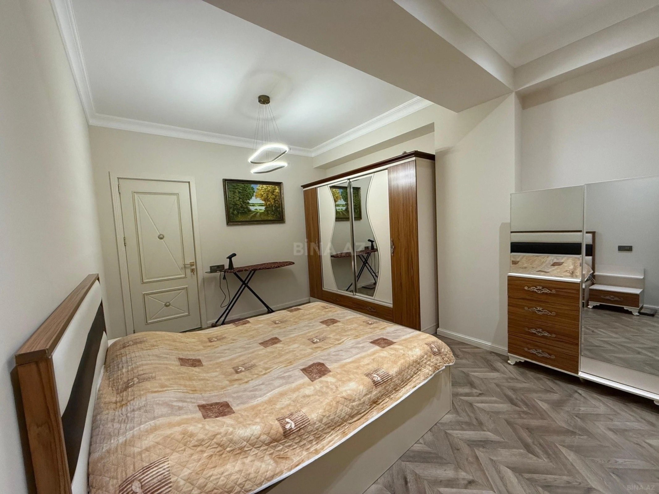 Kirayə verilir 3 otaqlı mənzil 145 m²