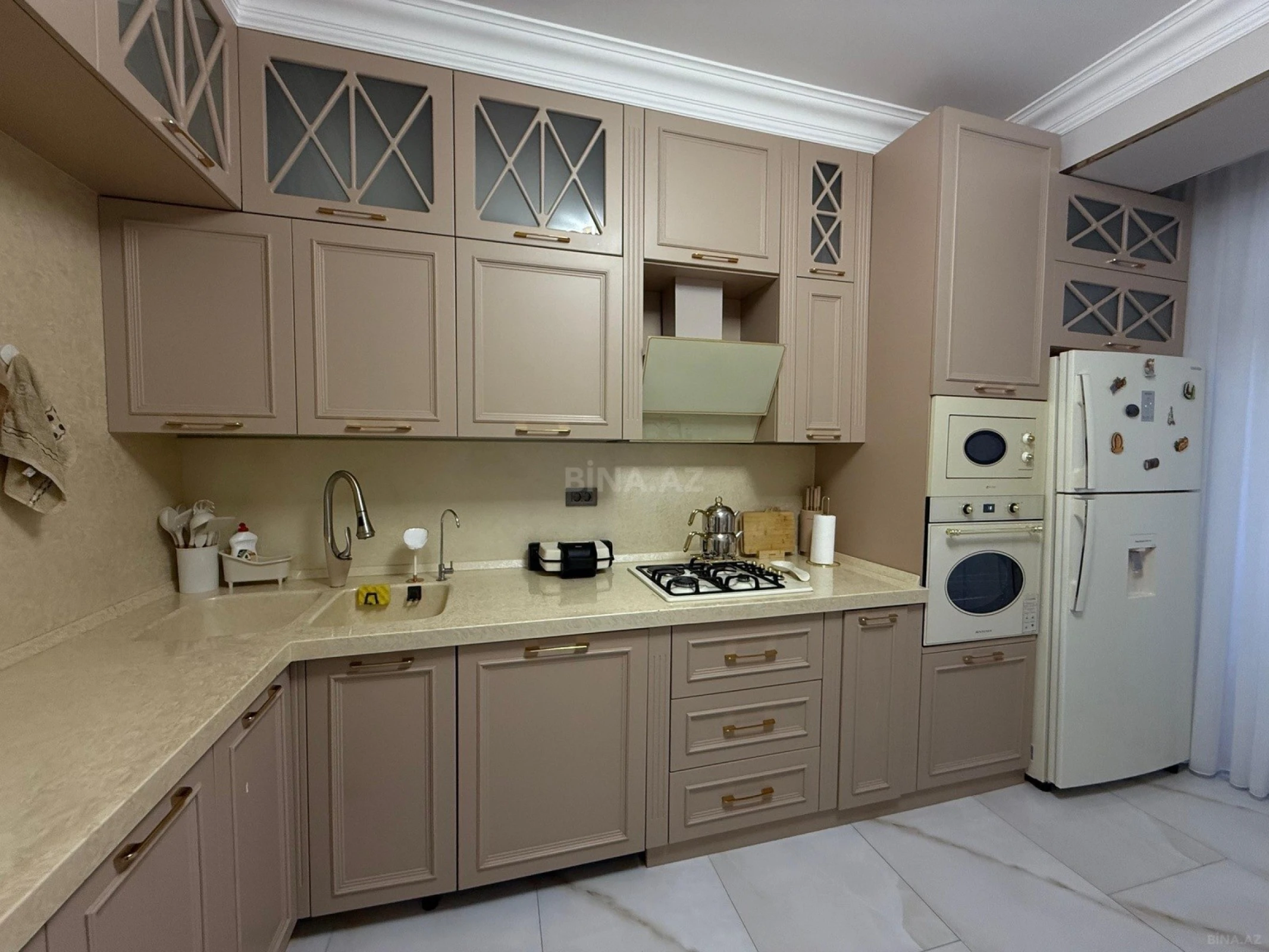 Kirayə verilir 3 otaqlı mənzil 145 m²