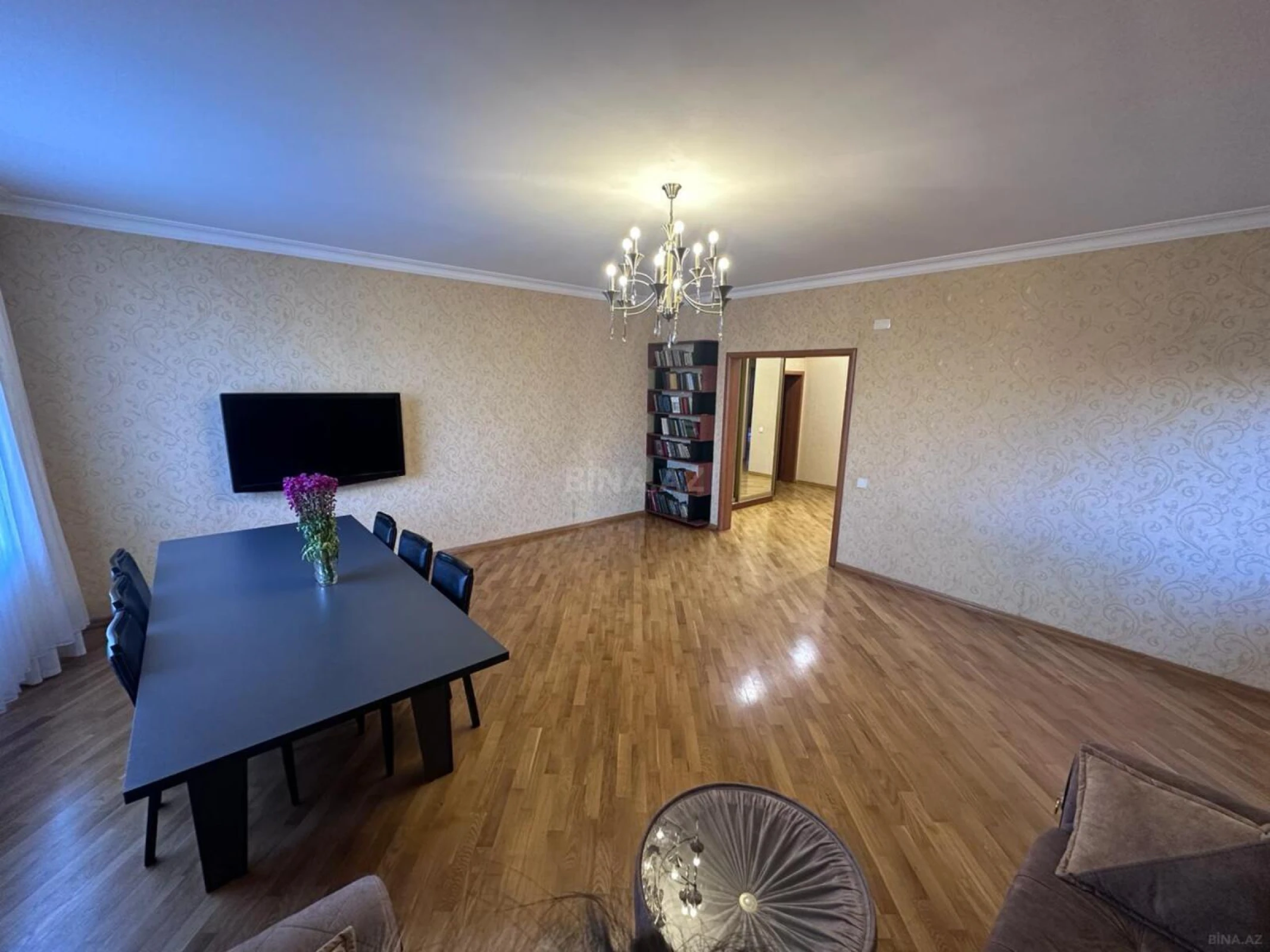 Kirayə verilir 3 otaqlı mənzil 130 m²
